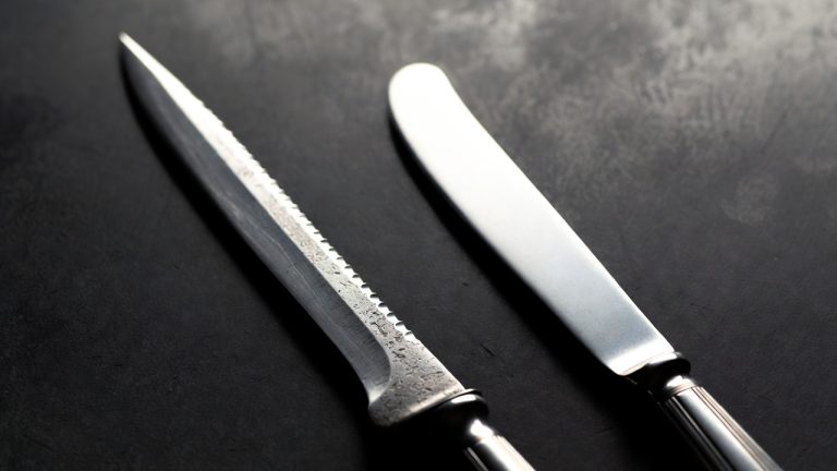 Fish Knife vs Butter Knife