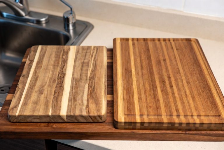 acacia vs bamboo cutting board